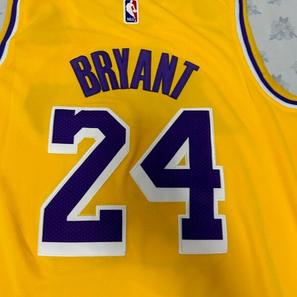 NBA Kobe Bryant Los Angeles Lakers #24 Jersey - Picture 6 of 6